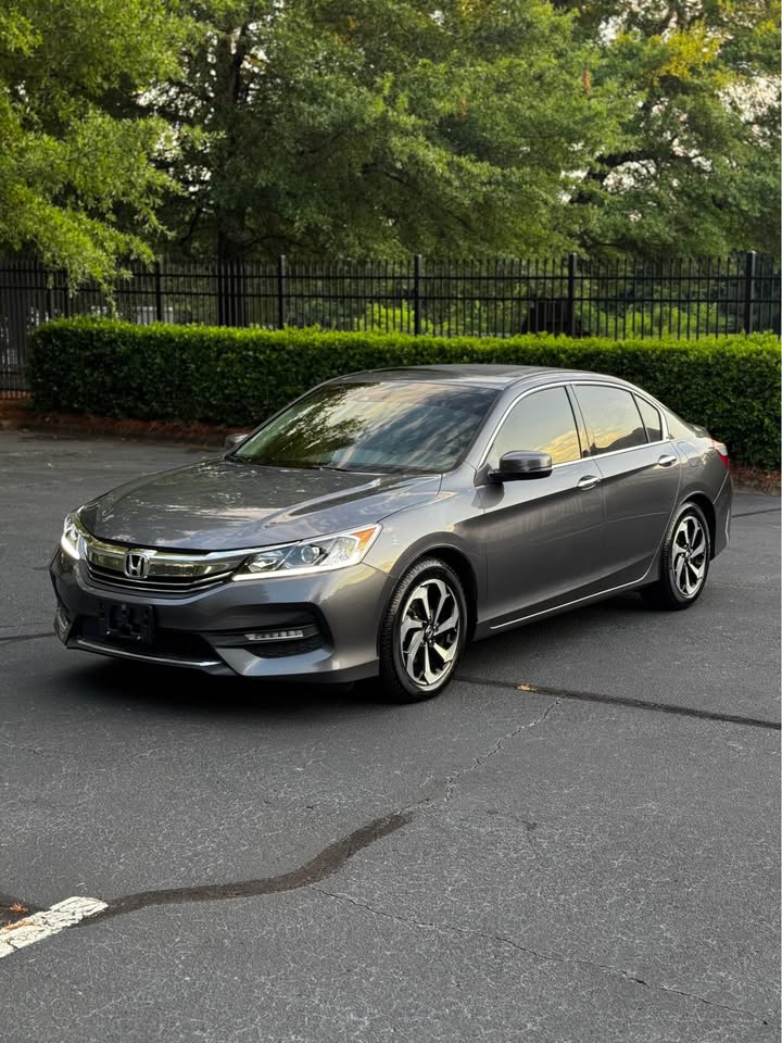 2017 Honda Accord EX-L V6 w/ Navigation & Honda Sensing Sedan 4D photo 3