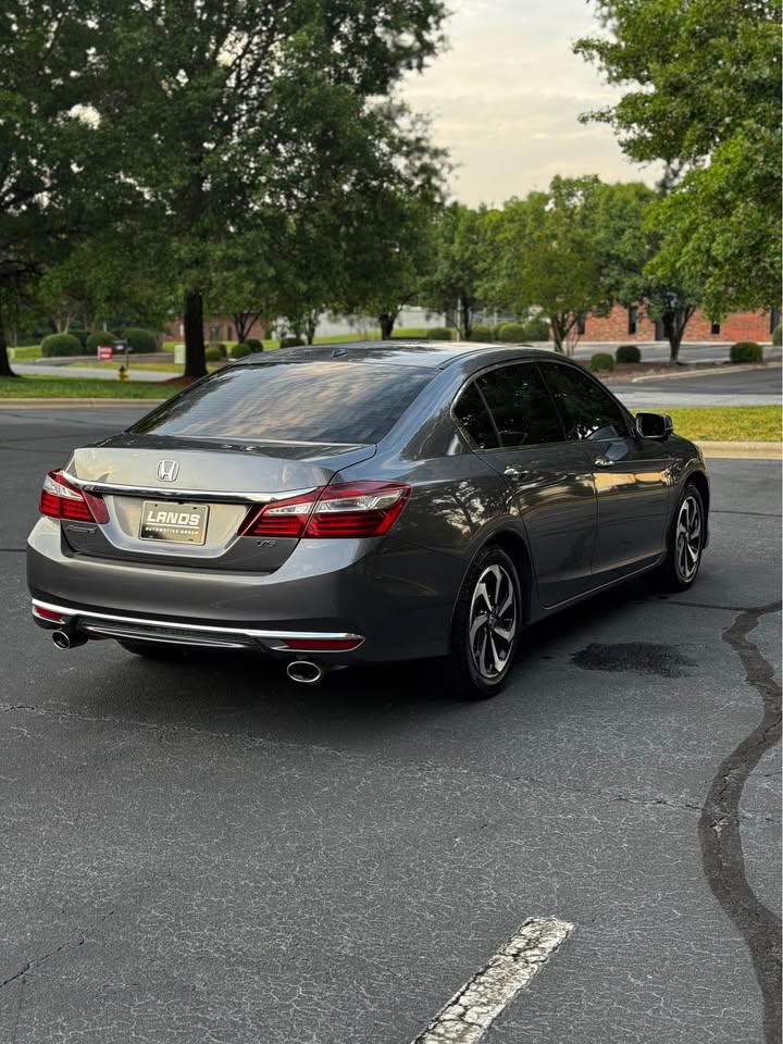 2017 Honda Accord EX-L V6 w/ Navigation & Honda Sensing Sedan 4D photo 7