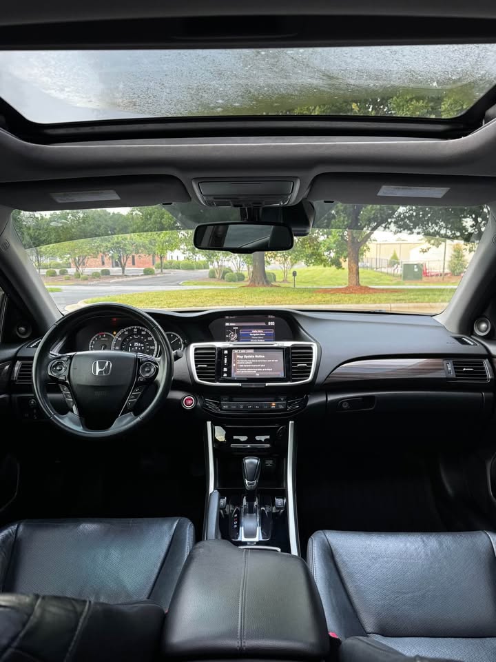 2017 Honda Accord EX-L V6 w/ Navigation & Honda Sensing Sedan 4D photo 12