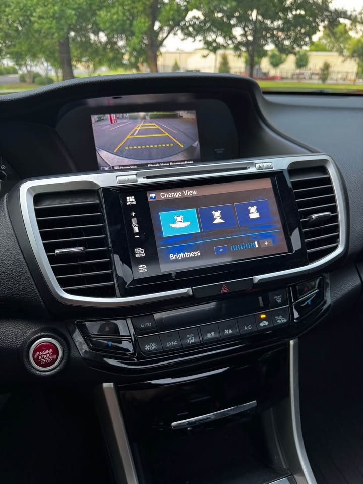 2017 Honda Accord EX-L V6 w/ Navigation & Honda Sensing Sedan 4D photo 15