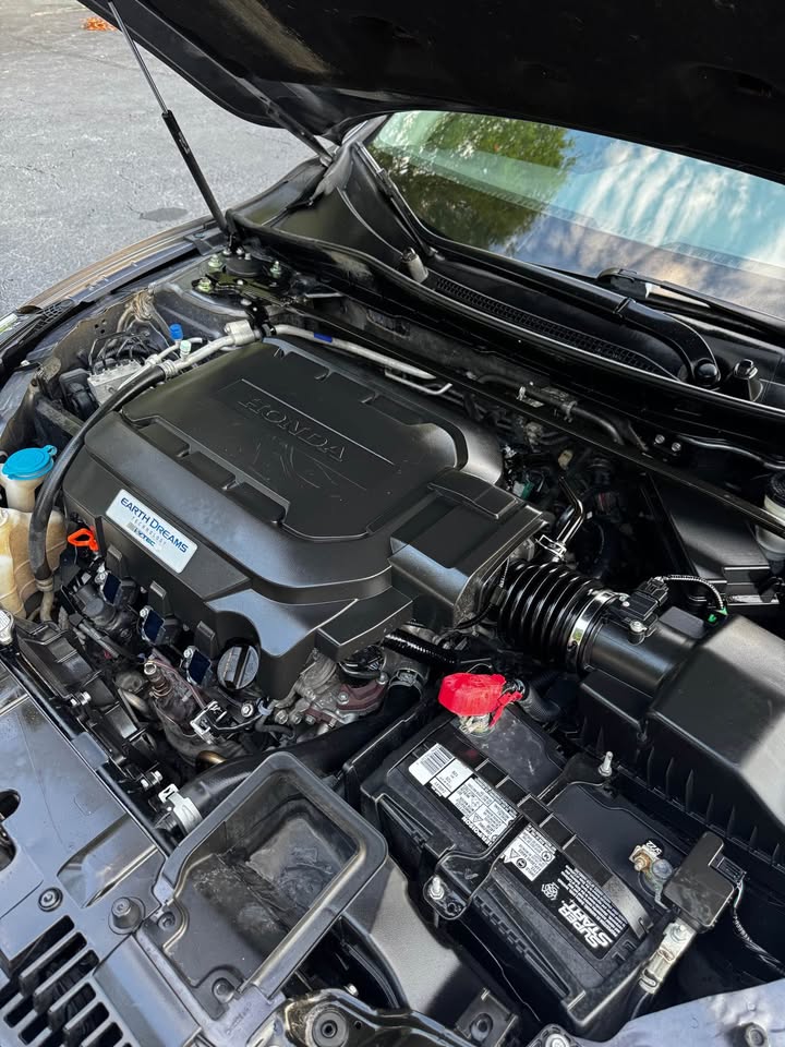 2017 Honda Accord EX-L V6 w/ Navigation & Honda Sensing Sedan 4D photo 17