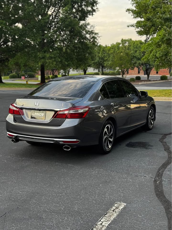 2017 Honda Accord EX-L V6 w/ Navigation & Honda Sensing Sedan 4D photo 7
