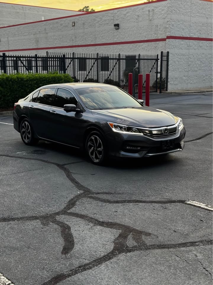 2017 Honda Accord EX-L V6 w/ Navigation & Honda Sensing Sedan 4D photo 9