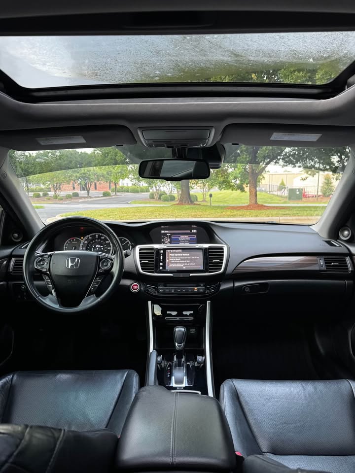 2017 Honda Accord EX-L V6 w/ Navigation & Honda Sensing Sedan 4D photo 12