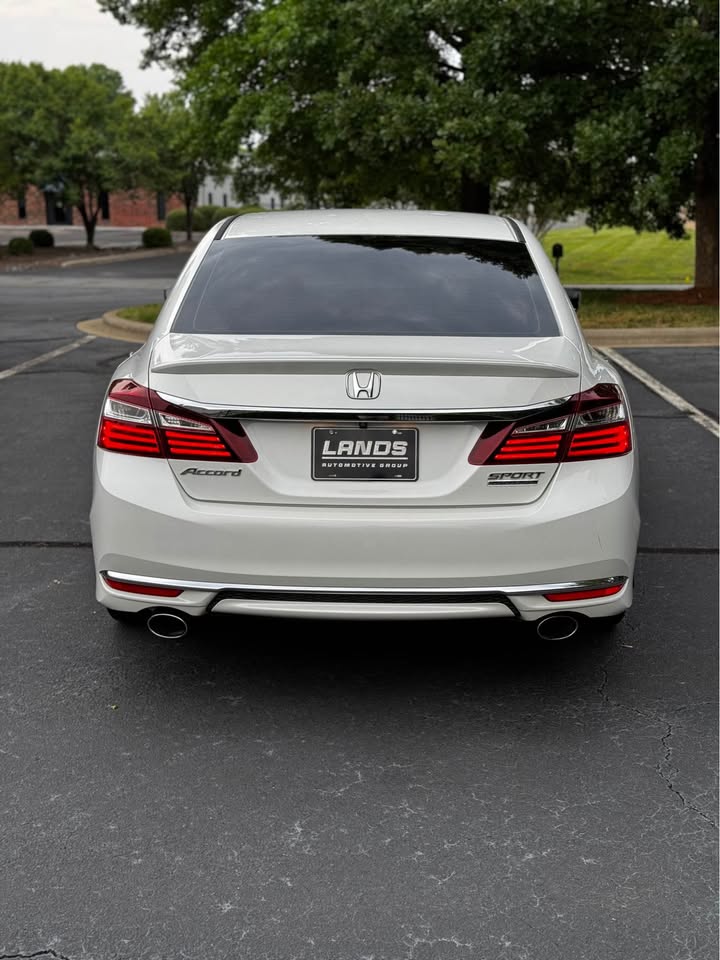 2017 Honda Accord Sport Special Edition Sedan 4D photo 6