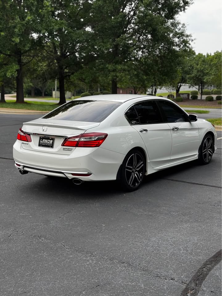 2017 Honda Accord Sport Special Edition Sedan 4D photo 7