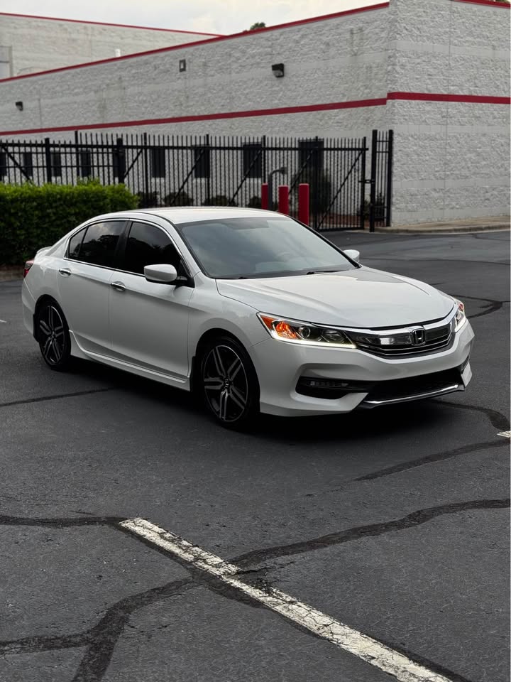 2017 Honda Accord Sport Special Edition Sedan 4D photo 9