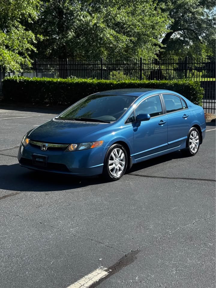 2006 Honda Civic LX Sedan 4D photo 3