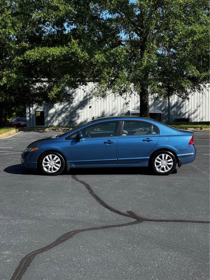 2006 Honda Civic LX Sedan 4D photo 4