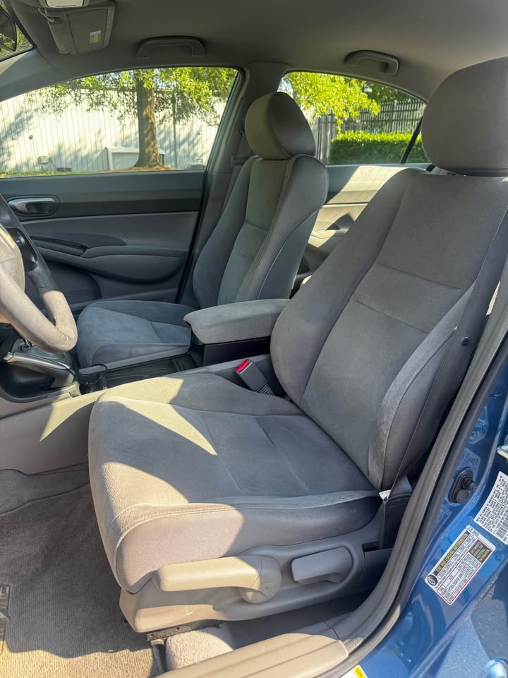 2006 Honda Civic LX Sedan 4D photo 10