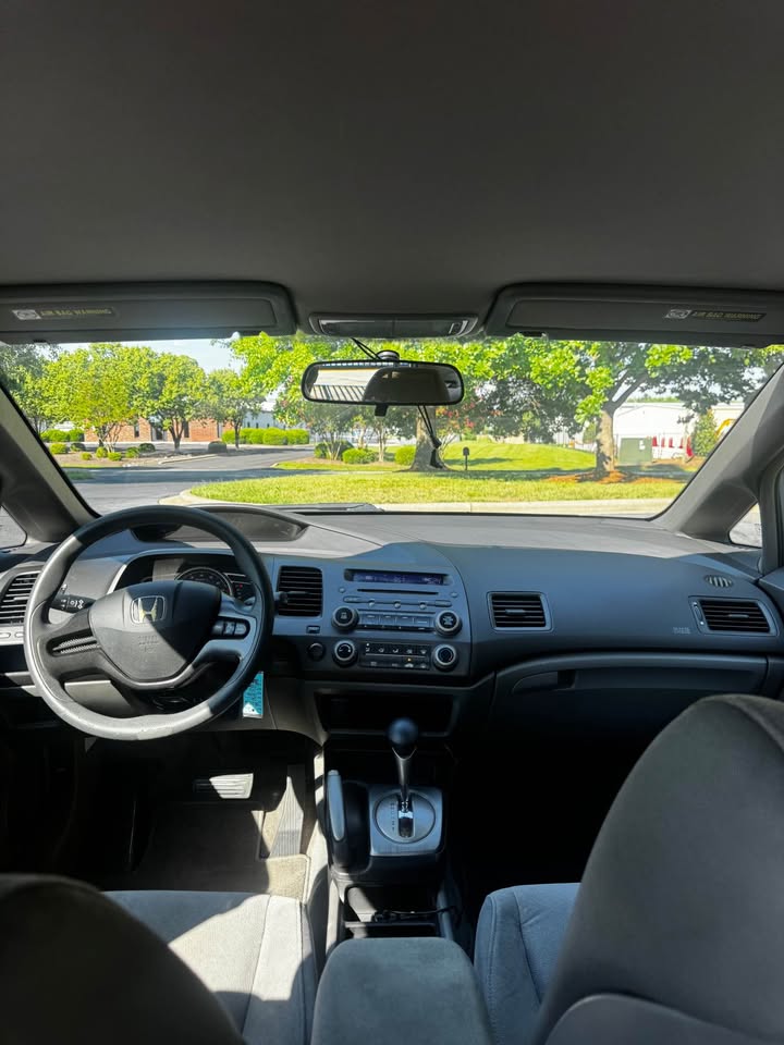 2006 Honda Civic LX Sedan 4D photo 12