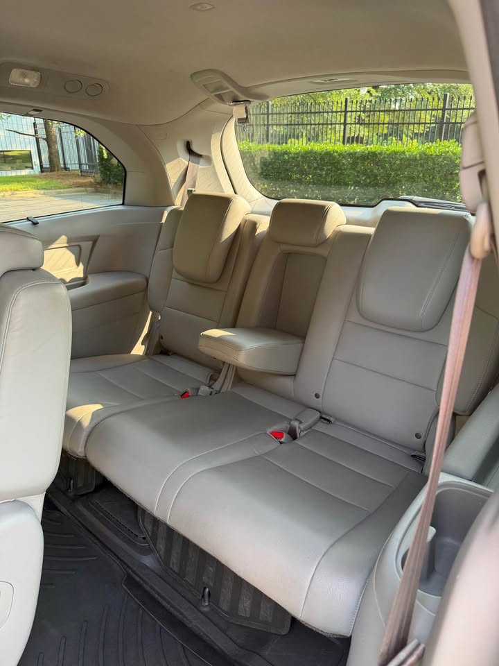 2014 Honda Odyssey Touring photo 13