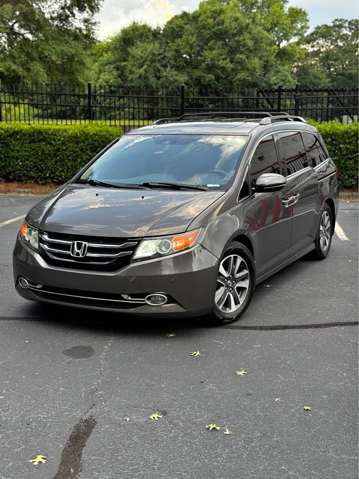2016 Honda Odyssey Touring Elite Minivan 4D