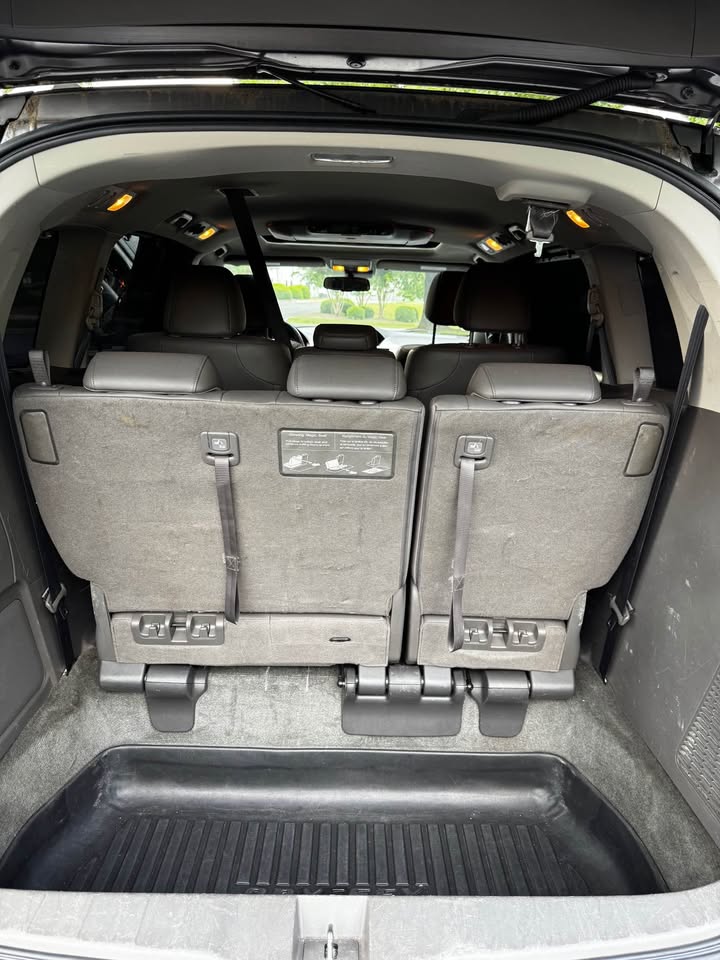 2016 Honda Odyssey Touring Elite Minivan 4D photo 13