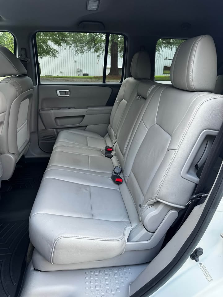 2015 Honda Pilot EX-L AWD photo 11