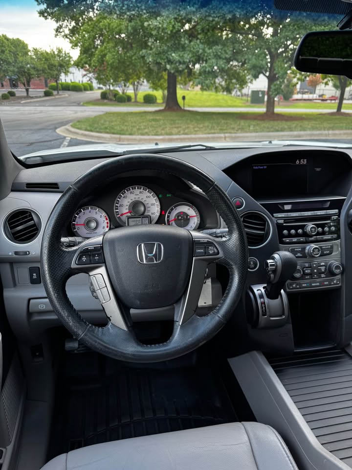 2015 Honda Pilot EX-L AWD photo 14