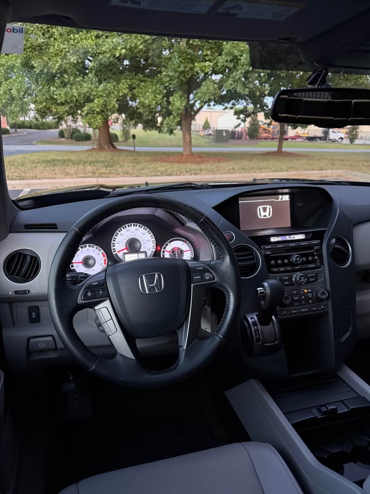 2015 Honda Pilot EX-L AWD photo 15