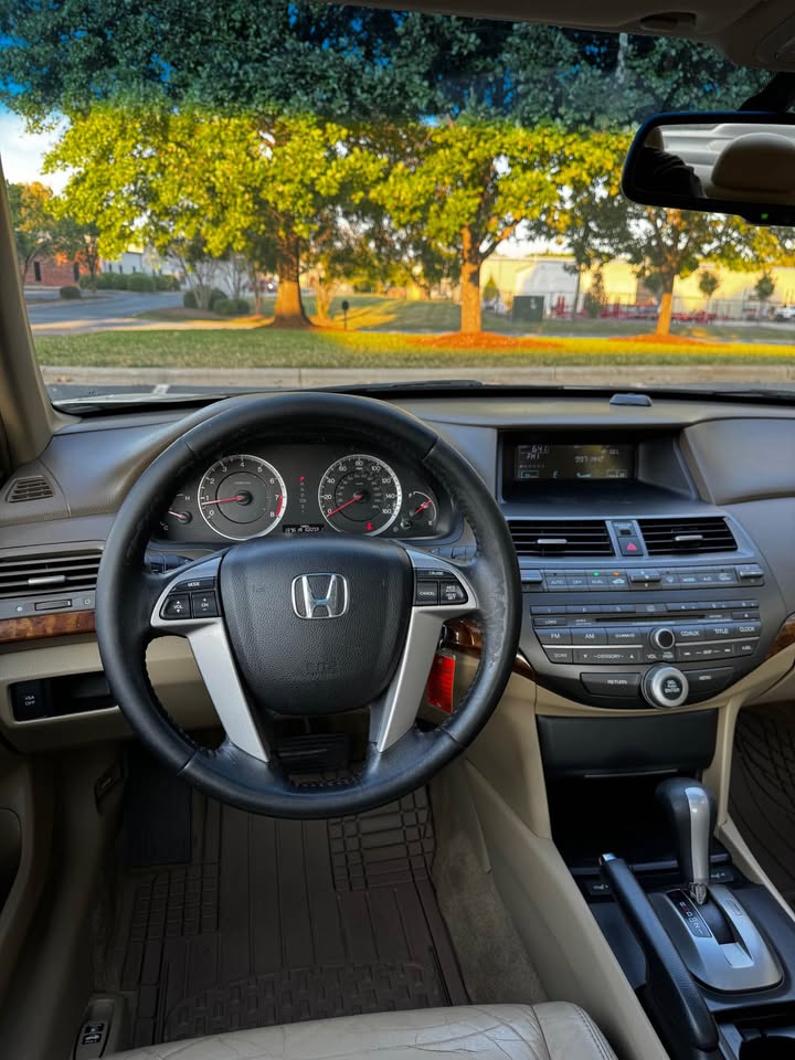 Car Image 15