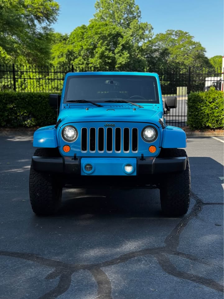 2017 Jeep Wrangler Unlimited Sahara photo 3