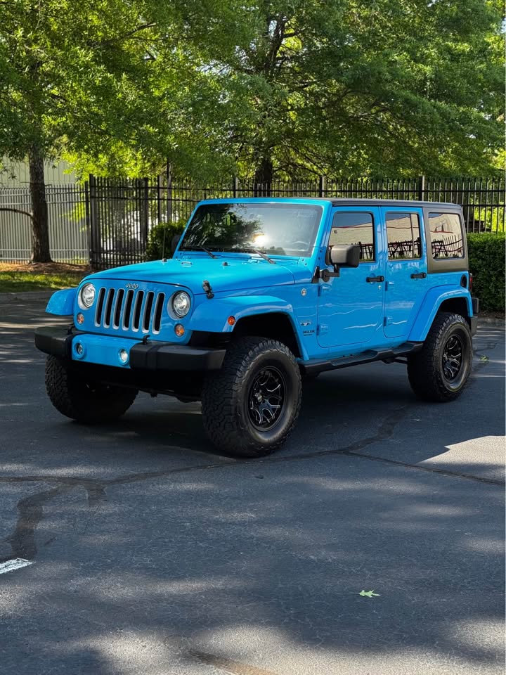2017 Jeep Wrangler Unlimited Sahara photo 4