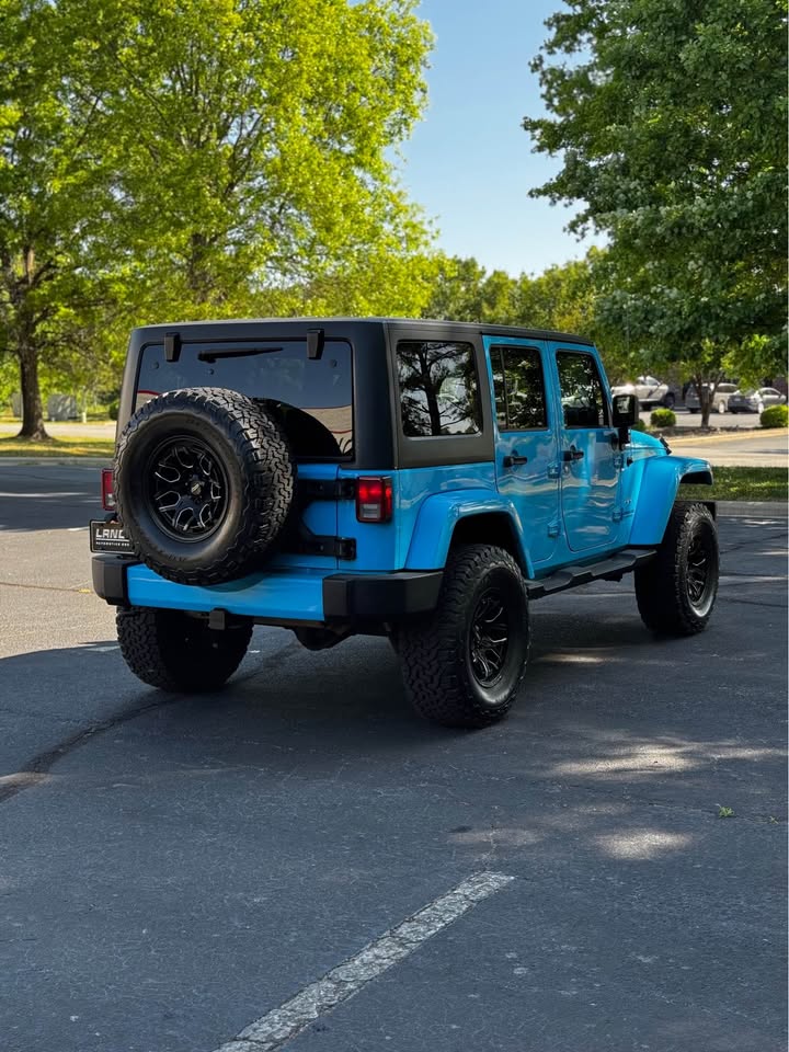 2017 Jeep Wrangler Unlimited Sahara photo 7