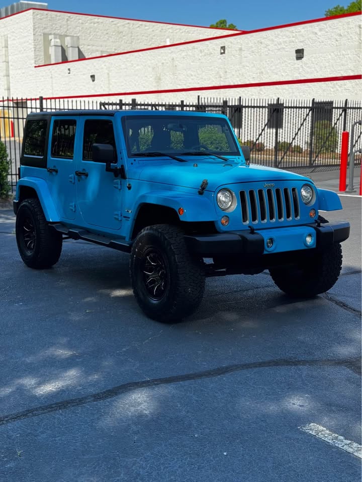 2017 Jeep Wrangler Unlimited Sahara photo 9