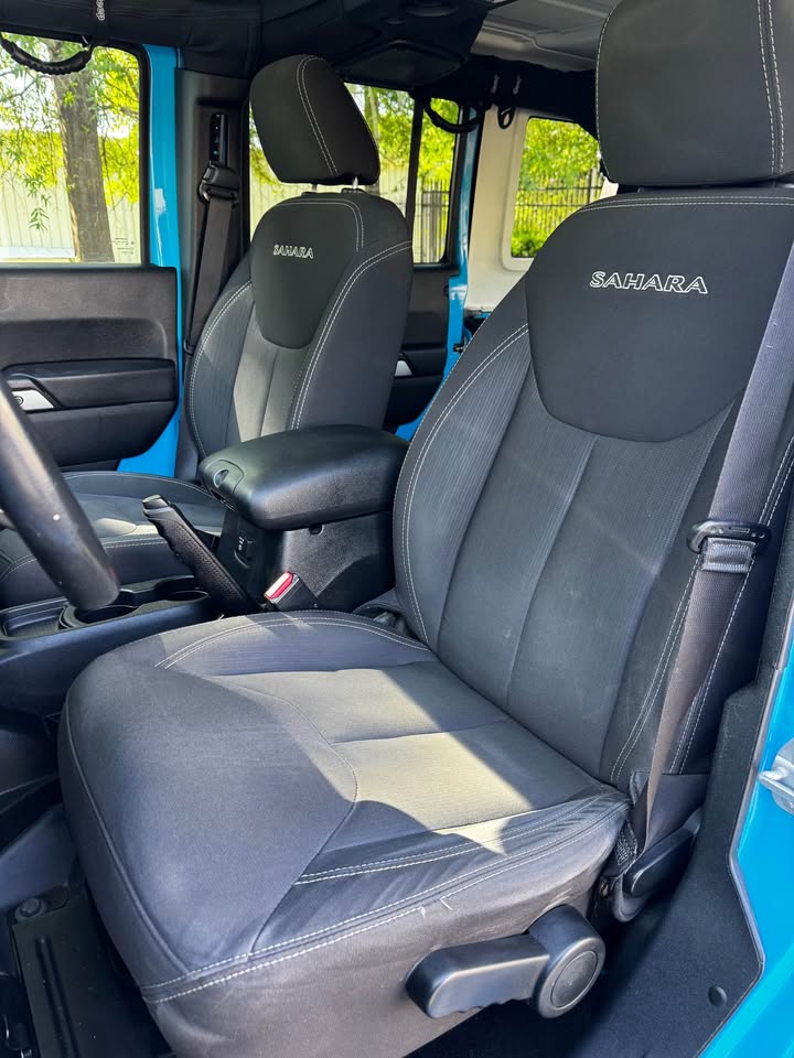 2017 Jeep Wrangler Unlimited Sahara photo 10