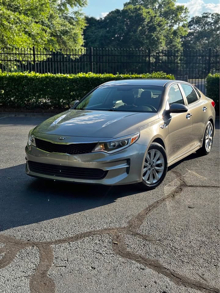2016 Kia Optima LX Sedan 4D