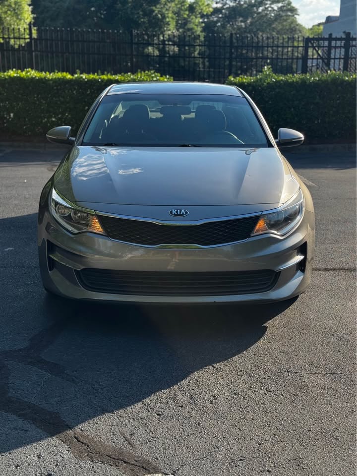 2016 Kia Optima LX Sedan 4D photo 2