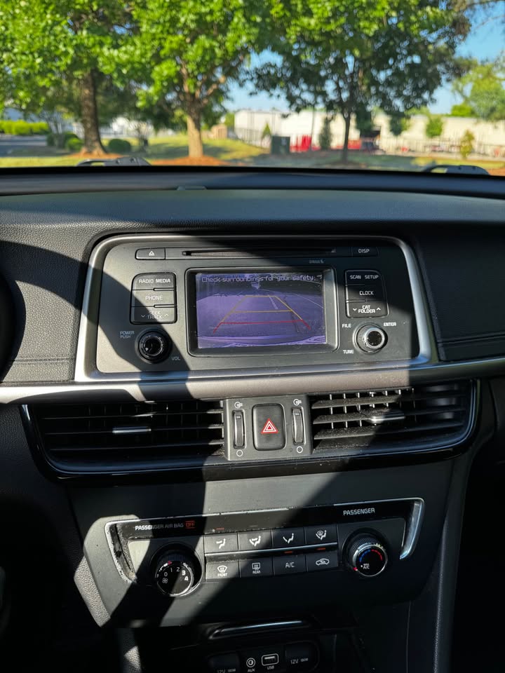 2016 Kia Optima LX Sedan 4D photo 14