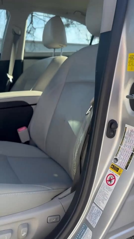 2010 Lexus ES 350 photo 2