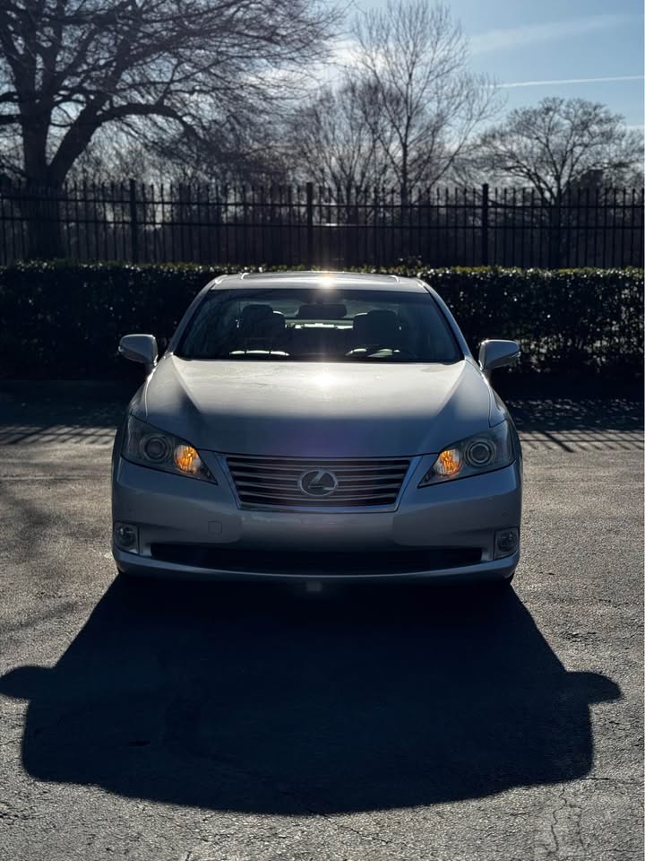 2010 Lexus ES 350 photo 3