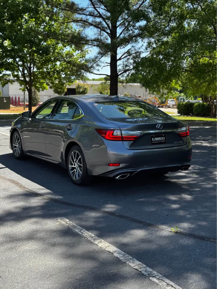 2017 Lexus ES 350 photo 5