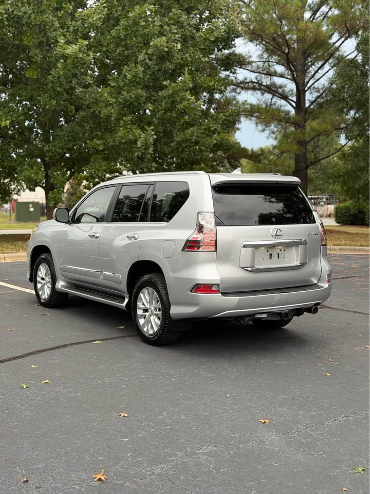 2017 Lexus GX 460 photo 5