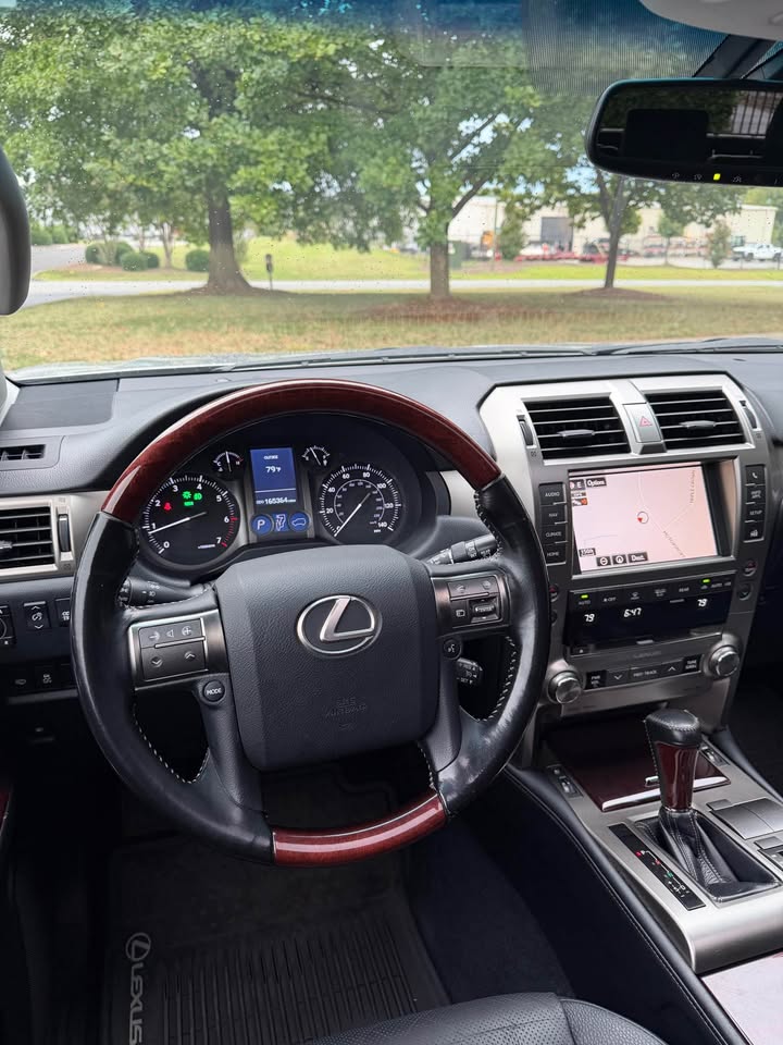 2017 Lexus GX 460 photo 15
