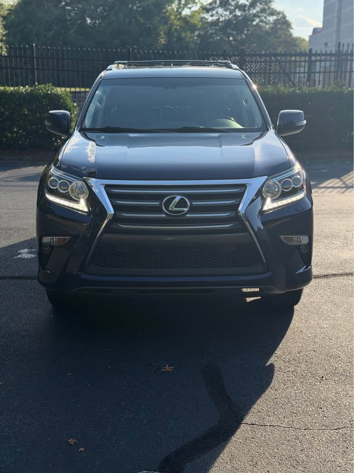 2017 Lexus GX 460 photo 2