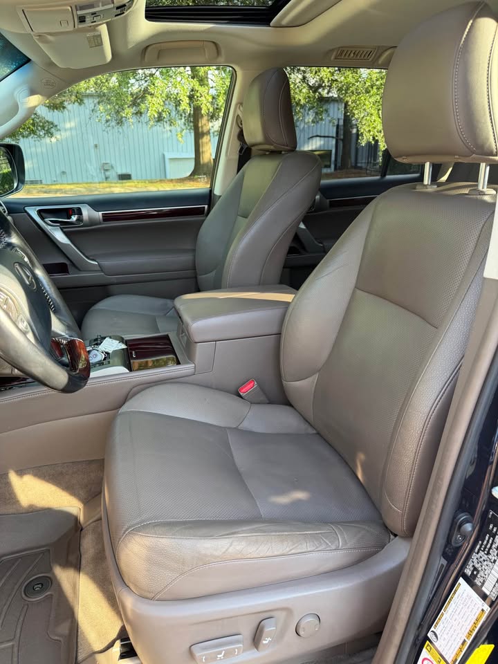 2017 Lexus GX 460 photo 10