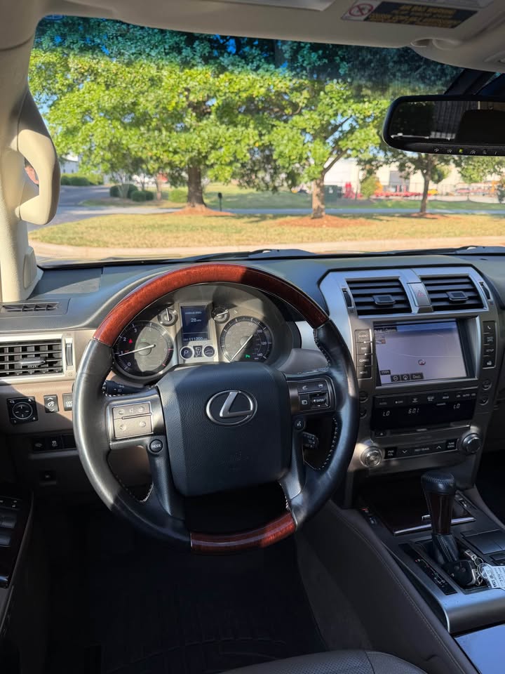 2017 Lexus GX 460 photo 15