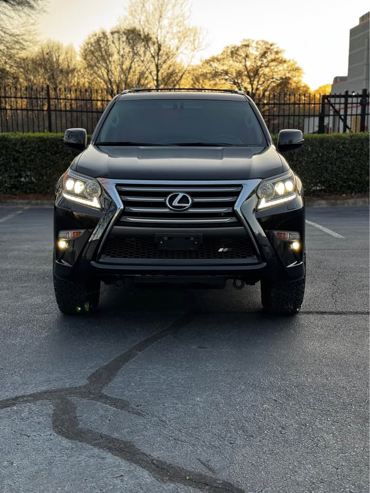 2015 Lexus GX 460 photo 2