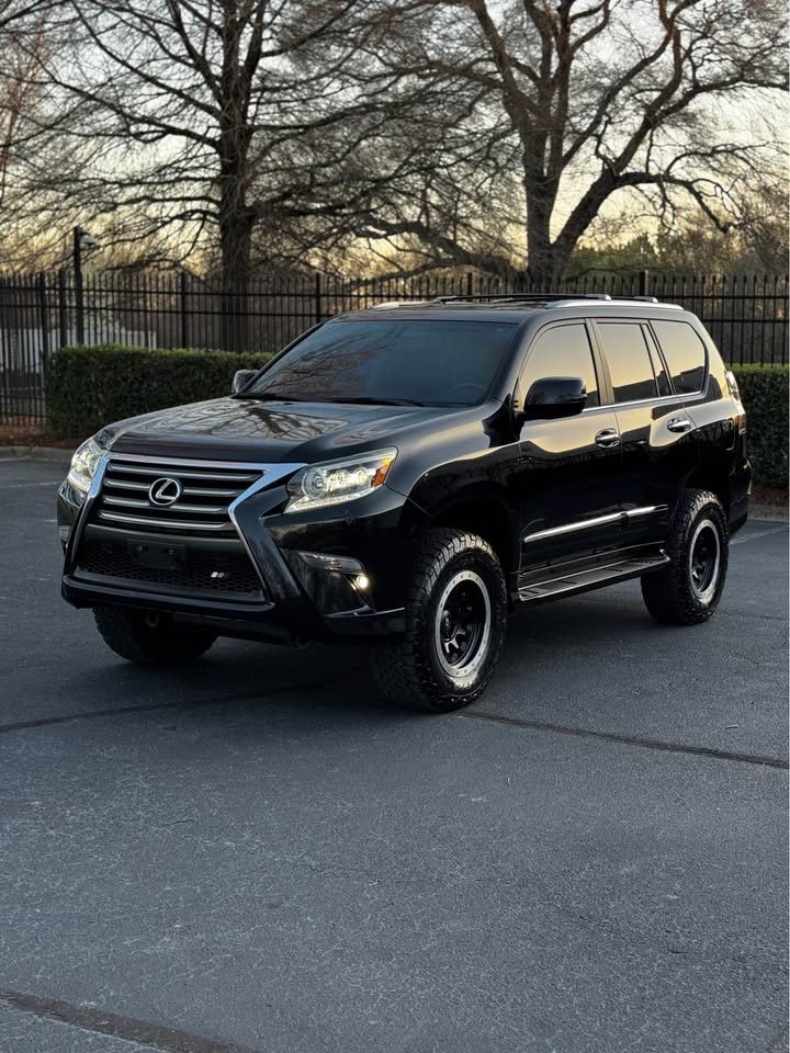 2015 Lexus GX 460 photo 3