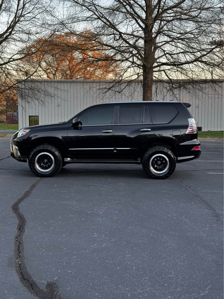 2015 Lexus GX 460 photo 4
