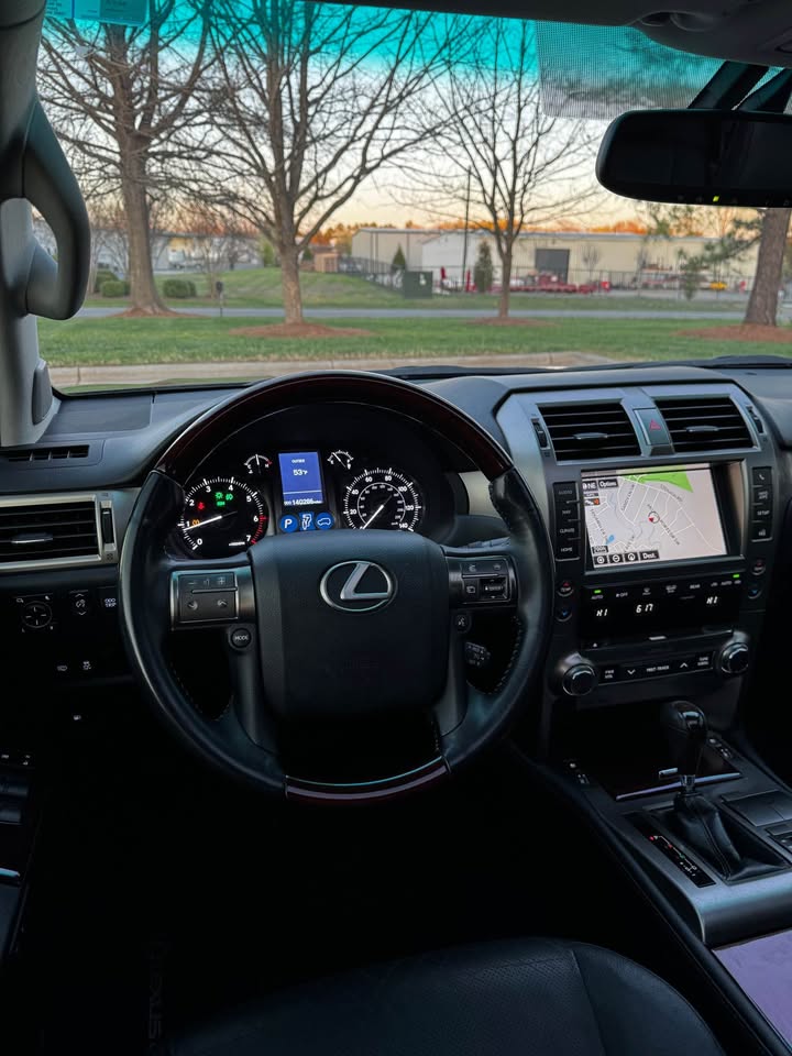 2015 Lexus GX 460 photo 14