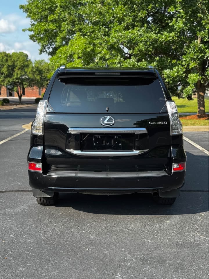 2016 Lexus GX 460 Luxury Sport Utility 4D photo 6