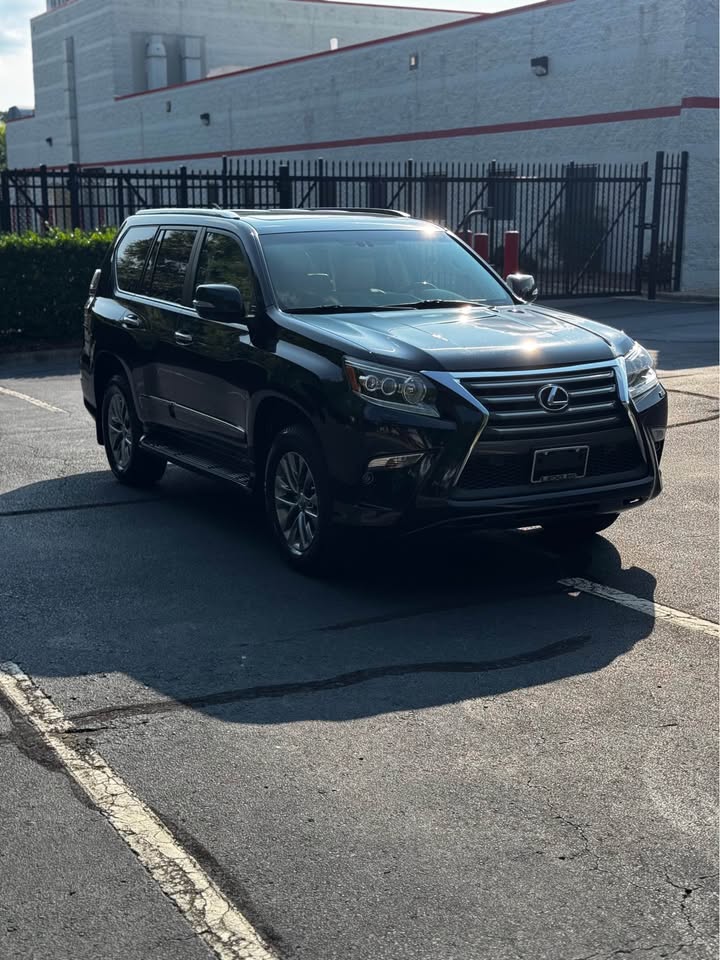 2016 Lexus GX 460 Luxury Sport Utility 4D photo 9