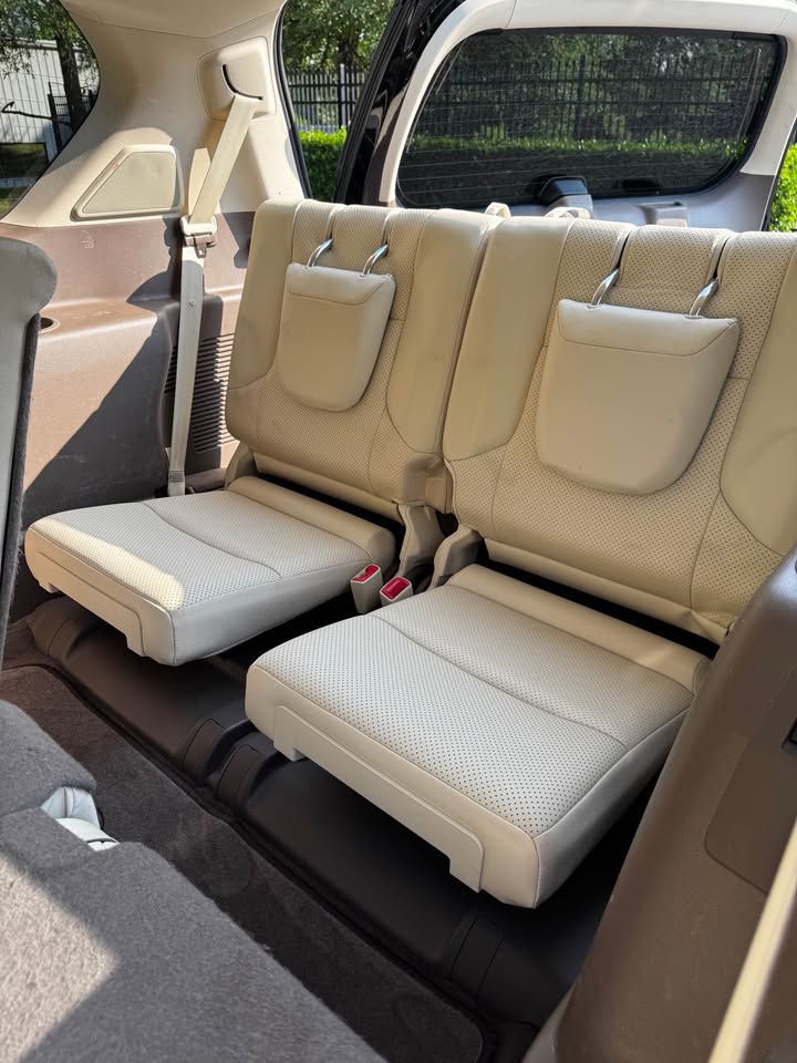 2016 Lexus GX 460 Luxury Sport Utility 4D photo 12