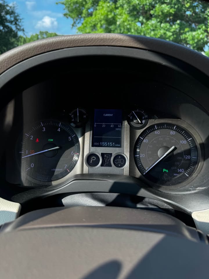 2016 Lexus GX 460 Luxury Sport Utility 4D photo 16