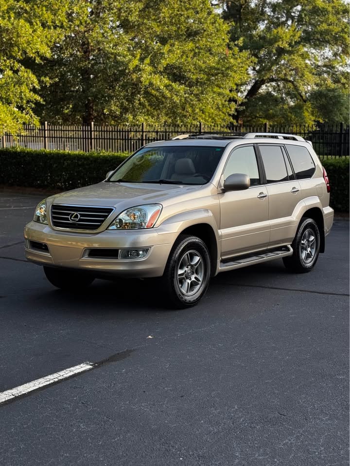 2008 Lexus GX 470 Sport Utility 4D photo 3