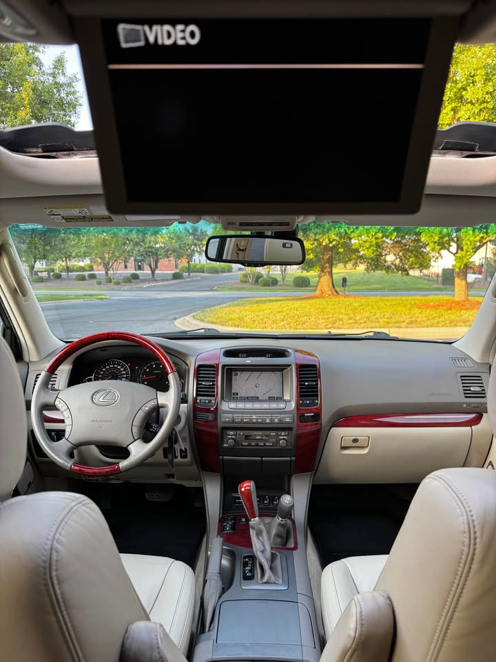 2008 Lexus GX 470 Sport Utility 4D photo 13