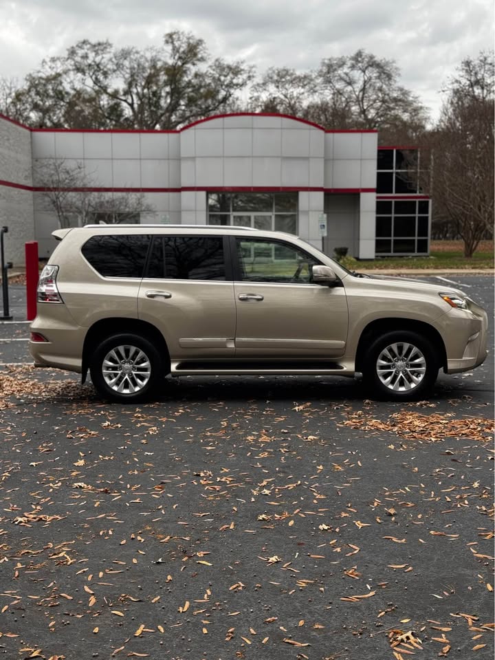 2014 Lexus GX 460 Premium photo 8