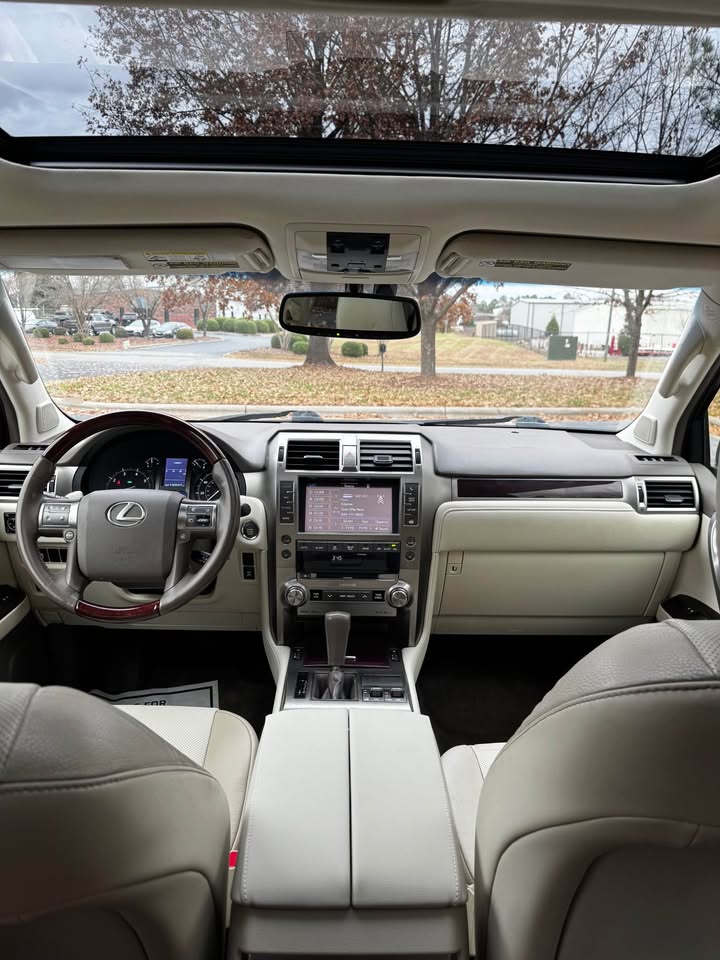 2014 Lexus GX 460 Premium photo 13
